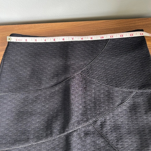 M Black Crepe Textured Mini Skirt - Picture 5 of 7